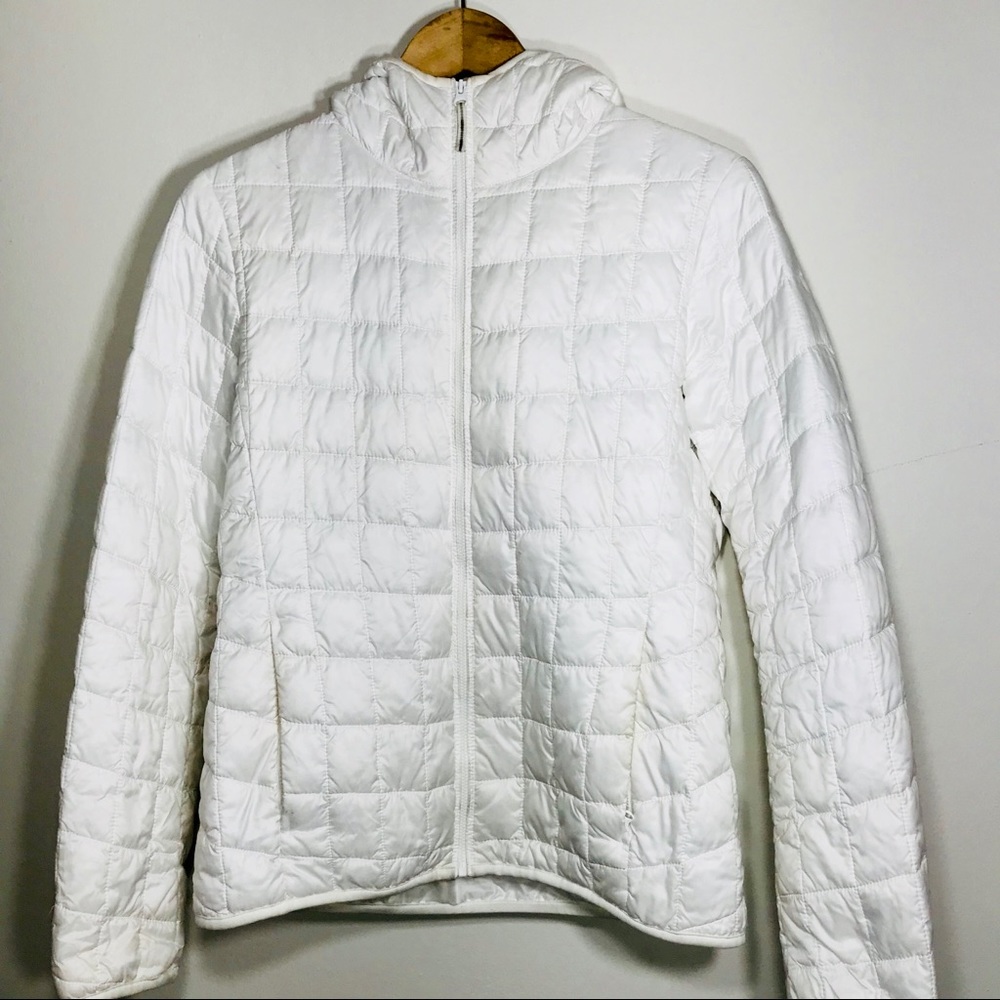 Uniqlo white hooded puffer jacket